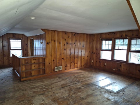 Tiny photo for 2321 SE Maryland Ave, Topeka, KS 66605 (MLS # 246352)