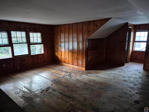 Tiny photo for 2321 SE Maryland Ave, Topeka, KS 66605 (MLS # 246352)
