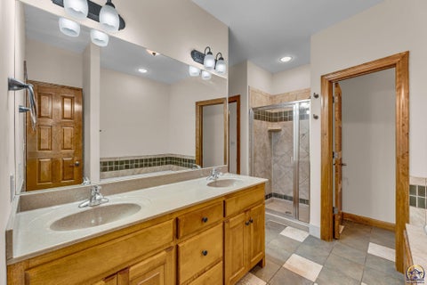 Tiny photo for 1106 SW Red Oaks Ct, Topeka, KS 66615 (MLS # 245405)