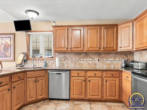 Tiny photo for 2637 SW Lagito Dr, Topeka, KS 66614 (MLS # 246631)