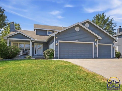 Photo of 2637 SW Lagito Dr, Topeka, KS 66614 (MLS # 246631)