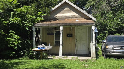 Tiny photo for 1113 SE Locust St, Topeka, KS 66607 (MLS # 245489)