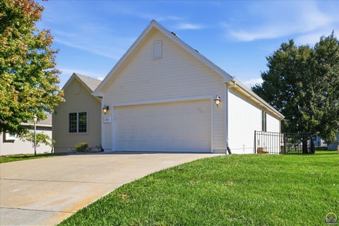 Tiny photo for 2760 SW Blue Stem Dr, Topeka, KS 66614 (MLS # 247094)