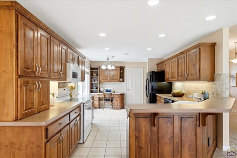 Tiny photo for 2760 SW Blue Stem Dr, Topeka, KS 66614 (MLS # 247094)