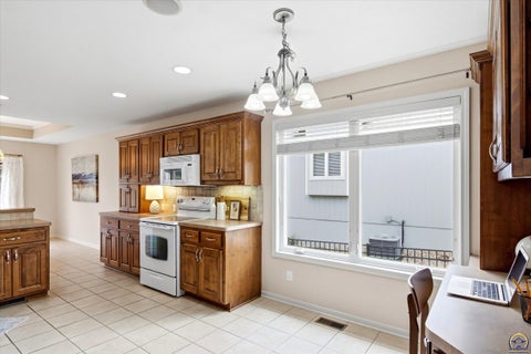 Tiny photo for 2760 SW Blue Stem Dr, Topeka, KS 66614 (MLS # 247094)
