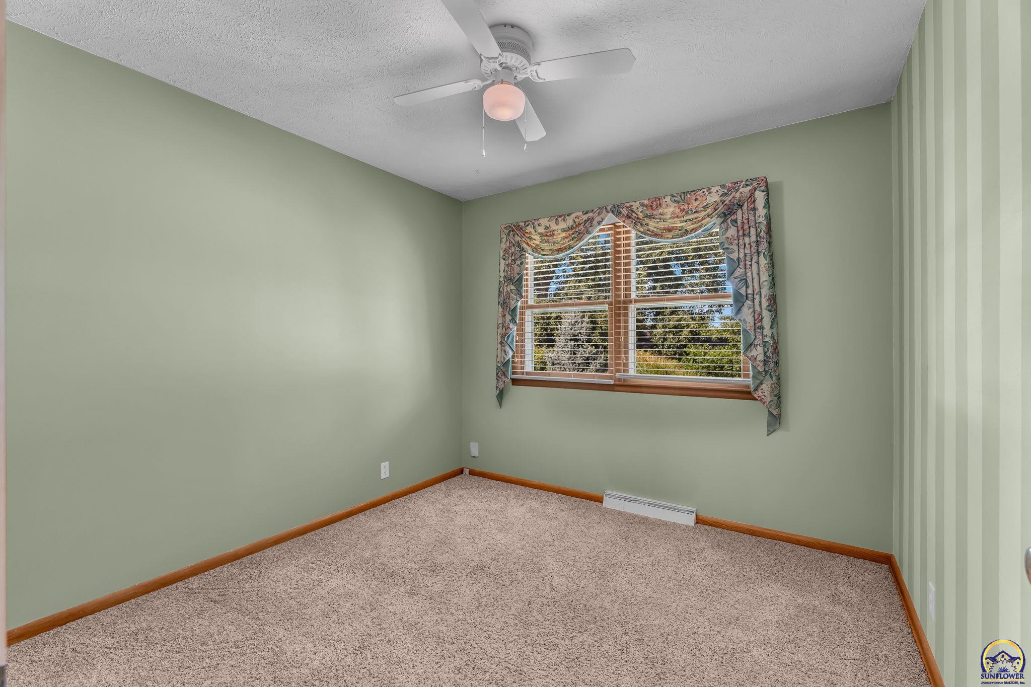 Topeka, Kansas 66611, United States, 5 Bedrooms Bedrooms, ,3 BathroomsBathrooms,Residential,Active,213496