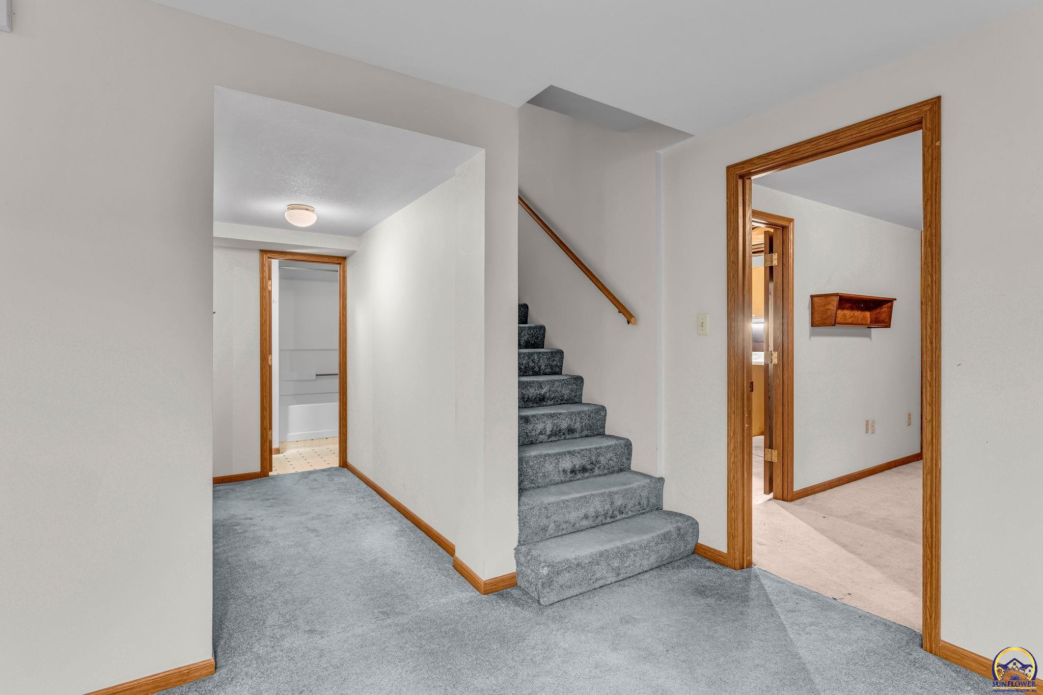 Topeka, Kansas 66611, United States, 5 Bedrooms Bedrooms, ,3 BathroomsBathrooms,Residential,Active,213496