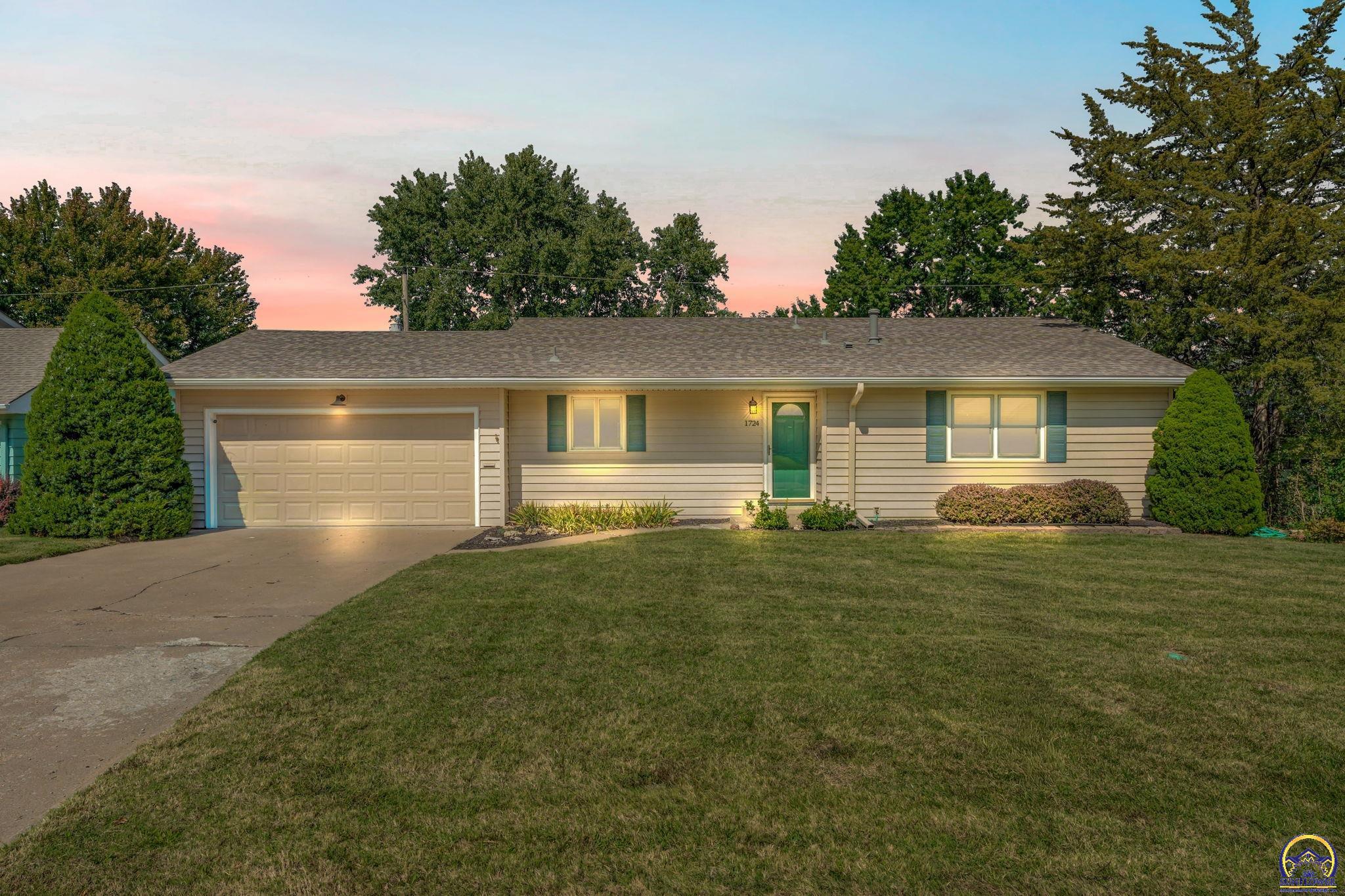 Topeka, Kansas 66611, United States, 5 Bedrooms Bedrooms, ,3 BathroomsBathrooms,Residential,Active,213496