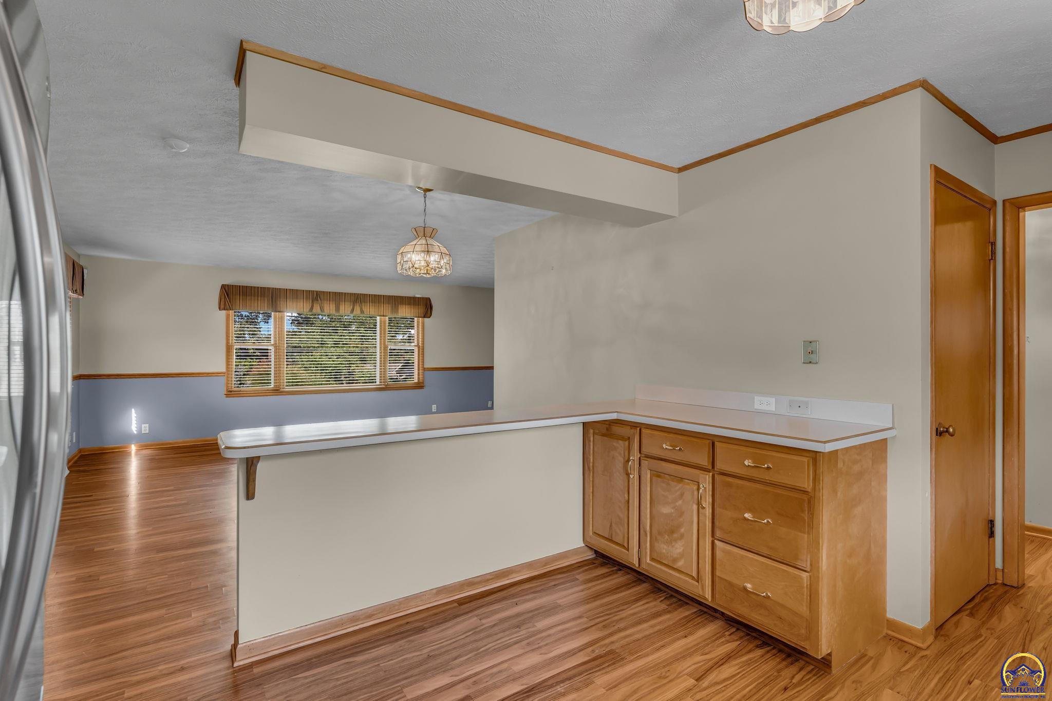 Topeka, Kansas 66611, United States, 5 Bedrooms Bedrooms, ,3 BathroomsBathrooms,Residential,Active,213496