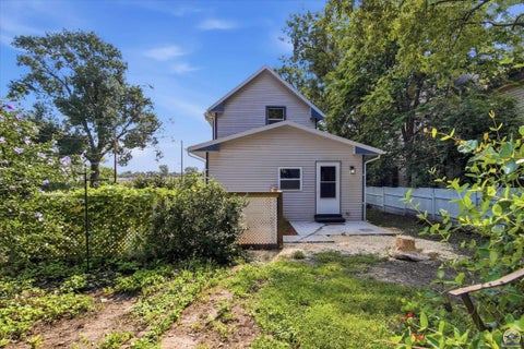 Tiny photo for 197 NW Hawthorne St, Topeka, KS 66606 (MLS # 245976)