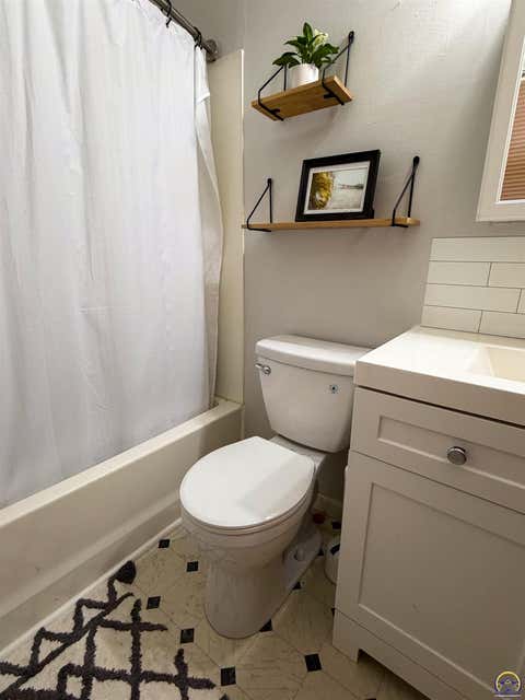 Tiny photo for 175 S Kahola Rd, Council Grove, KS 66846 (MLS # 245828)