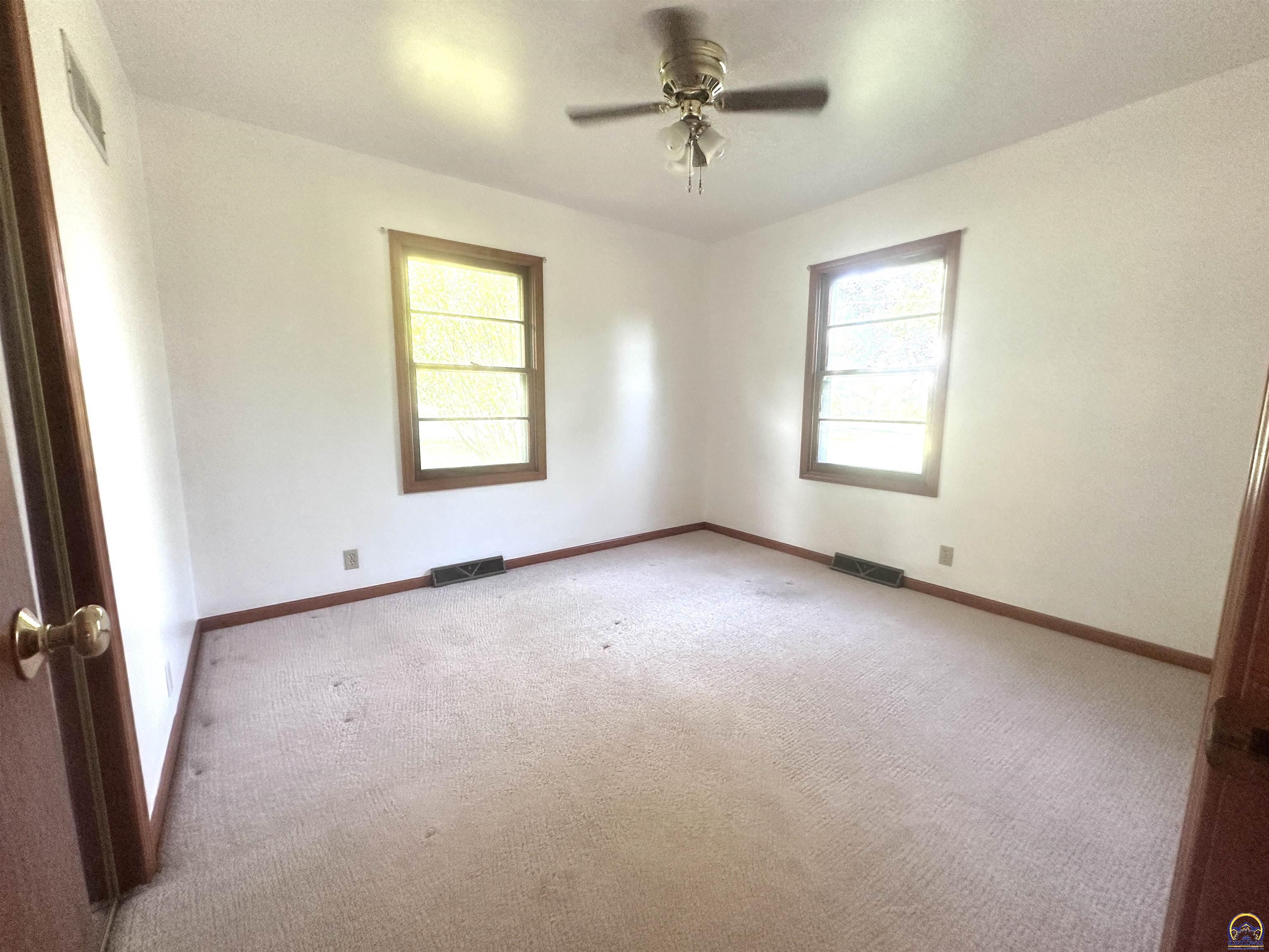 Topeka, Kansas 66618, United States, 2 Bedrooms Bedrooms, ,1 BathroomBathrooms,Residential,Active,214642