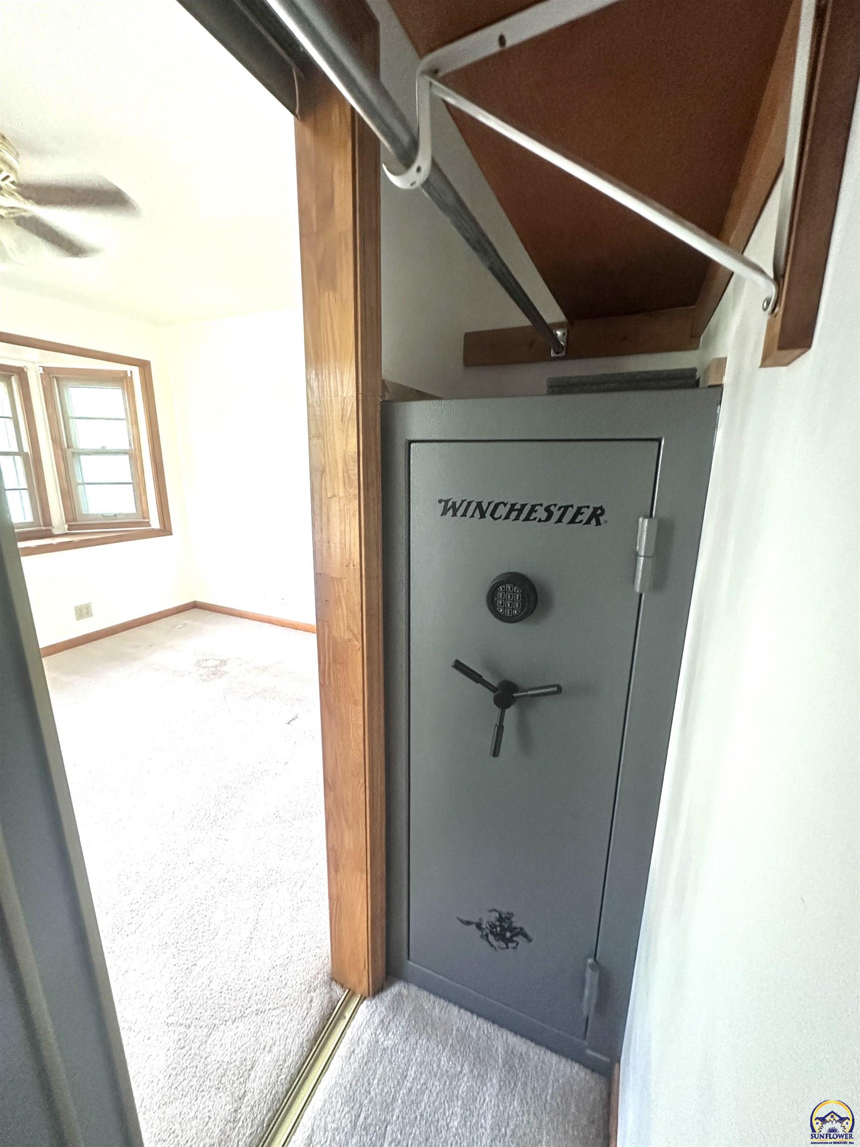 Topeka, Kansas 66618, United States, 2 Bedrooms Bedrooms, ,1 BathroomBathrooms,Residential,Active,214642