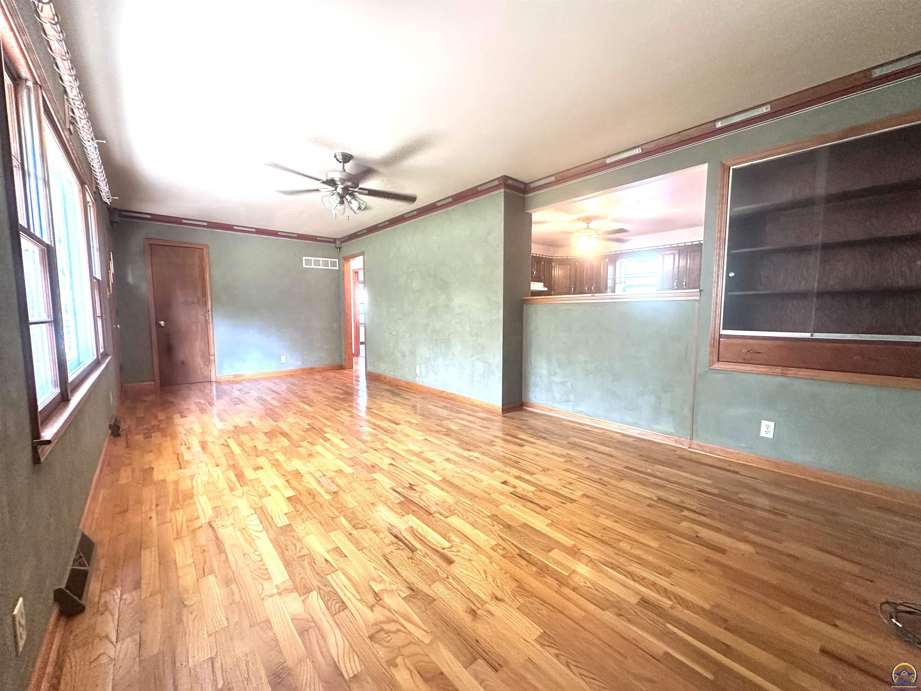 Topeka, Kansas 66618, United States, 2 Bedrooms Bedrooms, ,1 BathroomBathrooms,Residential,Active,214642