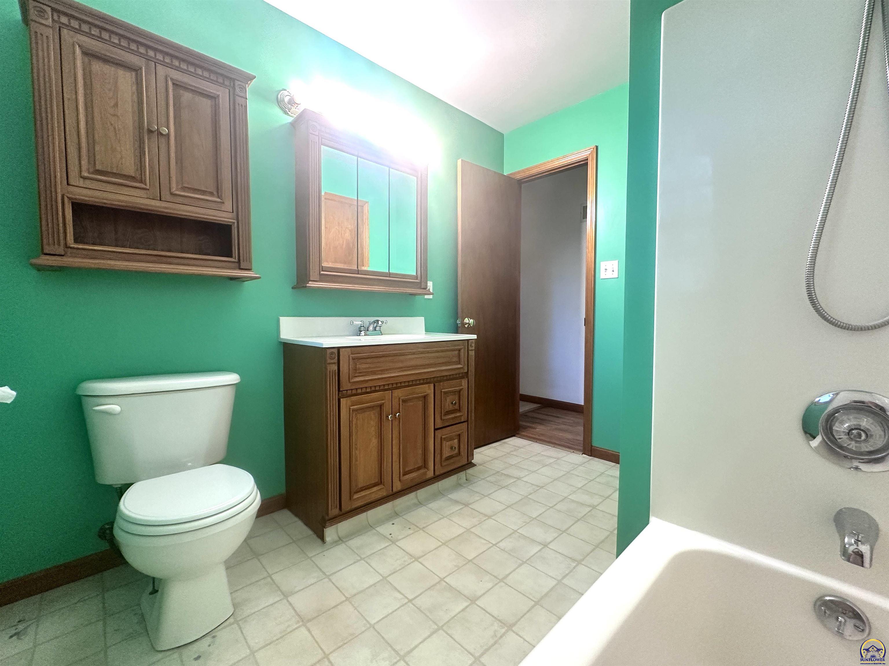 Topeka, Kansas 66618, United States, 2 Bedrooms Bedrooms, ,1 BathroomBathrooms,Residential,Active,214642