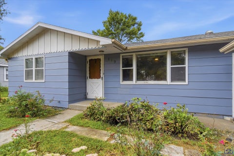 Tiny photo for 169 Wabaunsee Ave, Harveyville, KS 66431 (MLS # 246489)