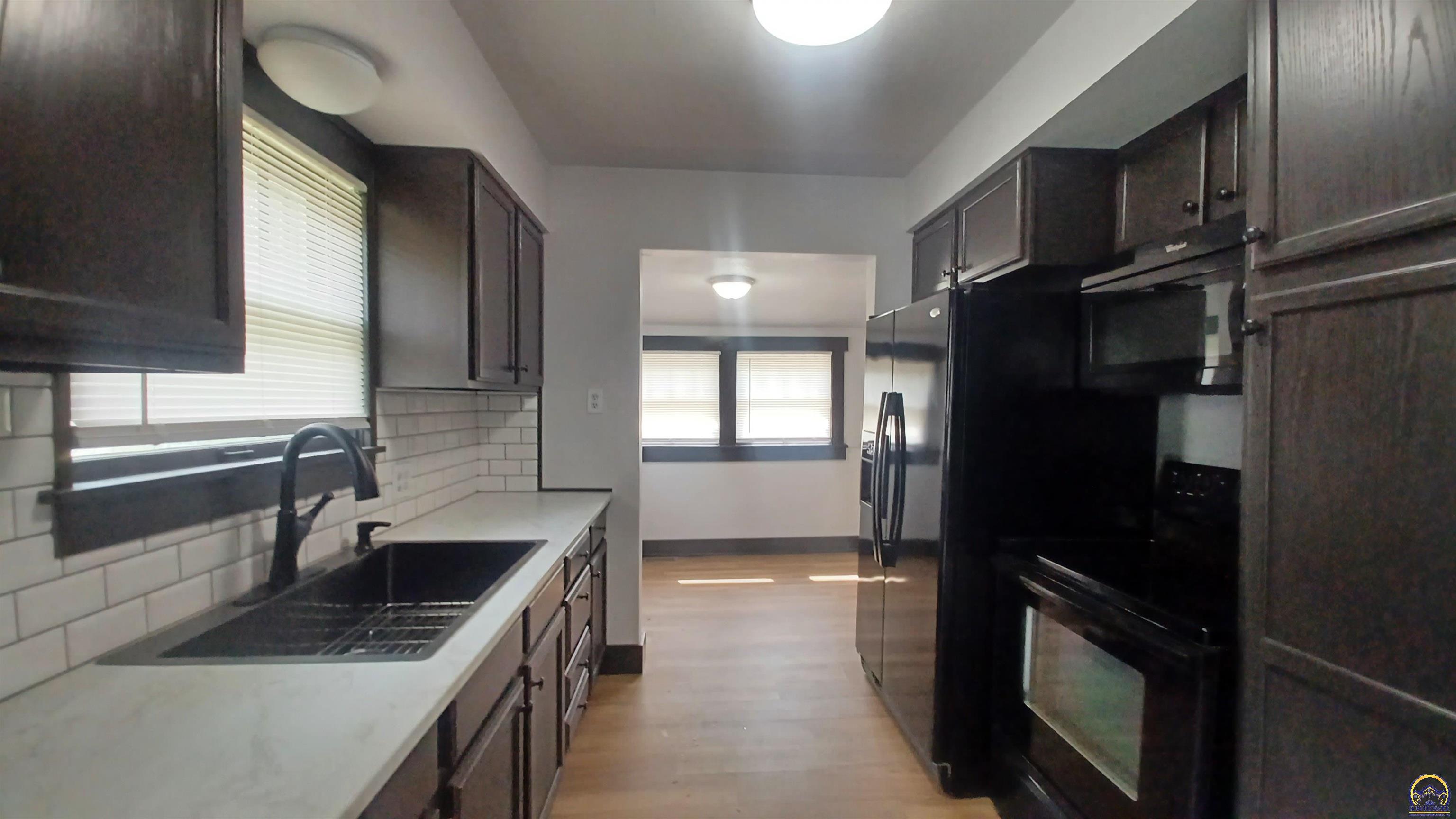 Topeka, Kansas 66616, United States, 3 Bedrooms Bedrooms, ,1 BathroomBathrooms,Residential,Pending,49847