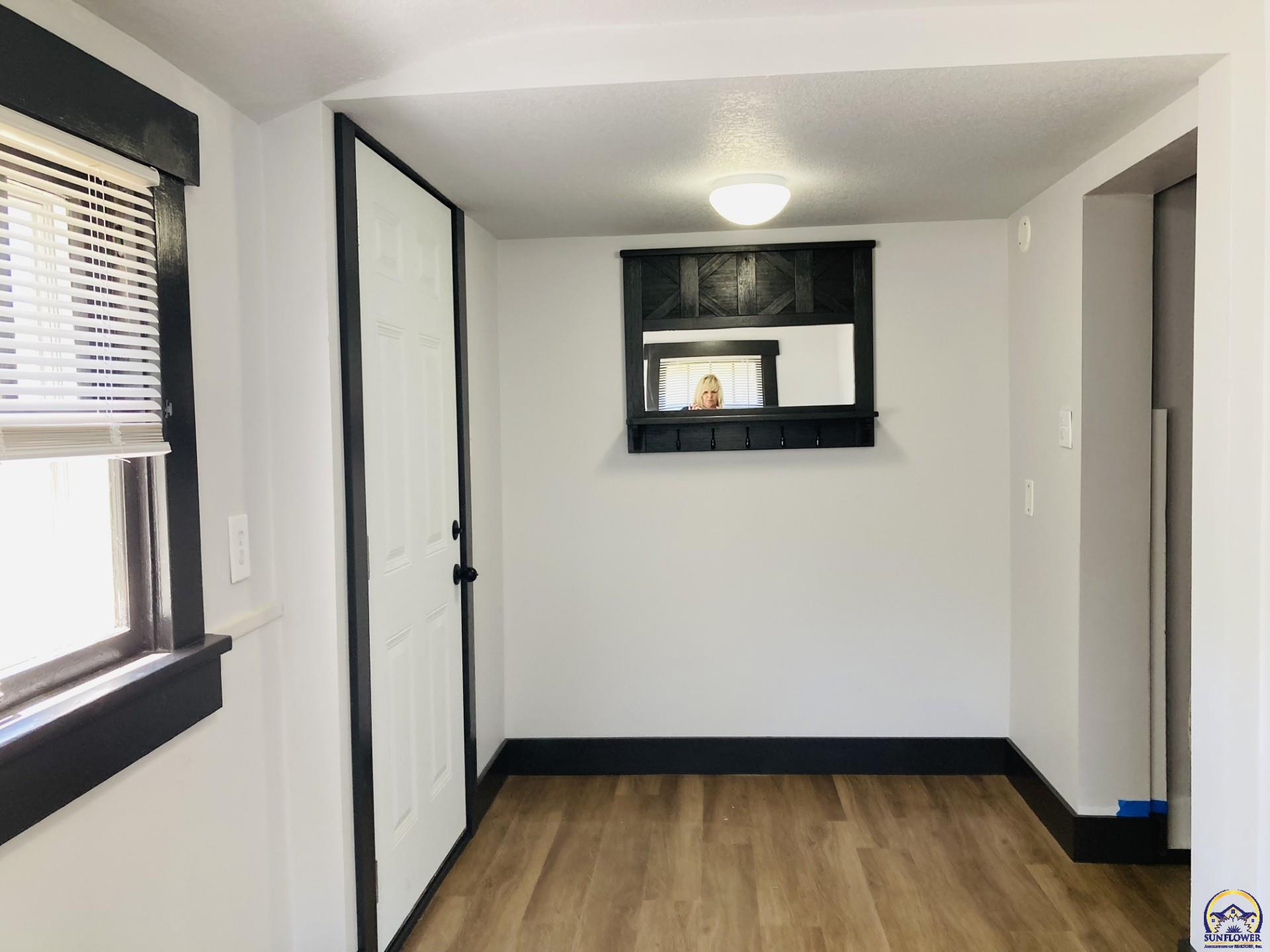 Topeka, Kansas 66616, United States, 3 Bedrooms Bedrooms, ,1 BathroomBathrooms,Residential,Pending,49847