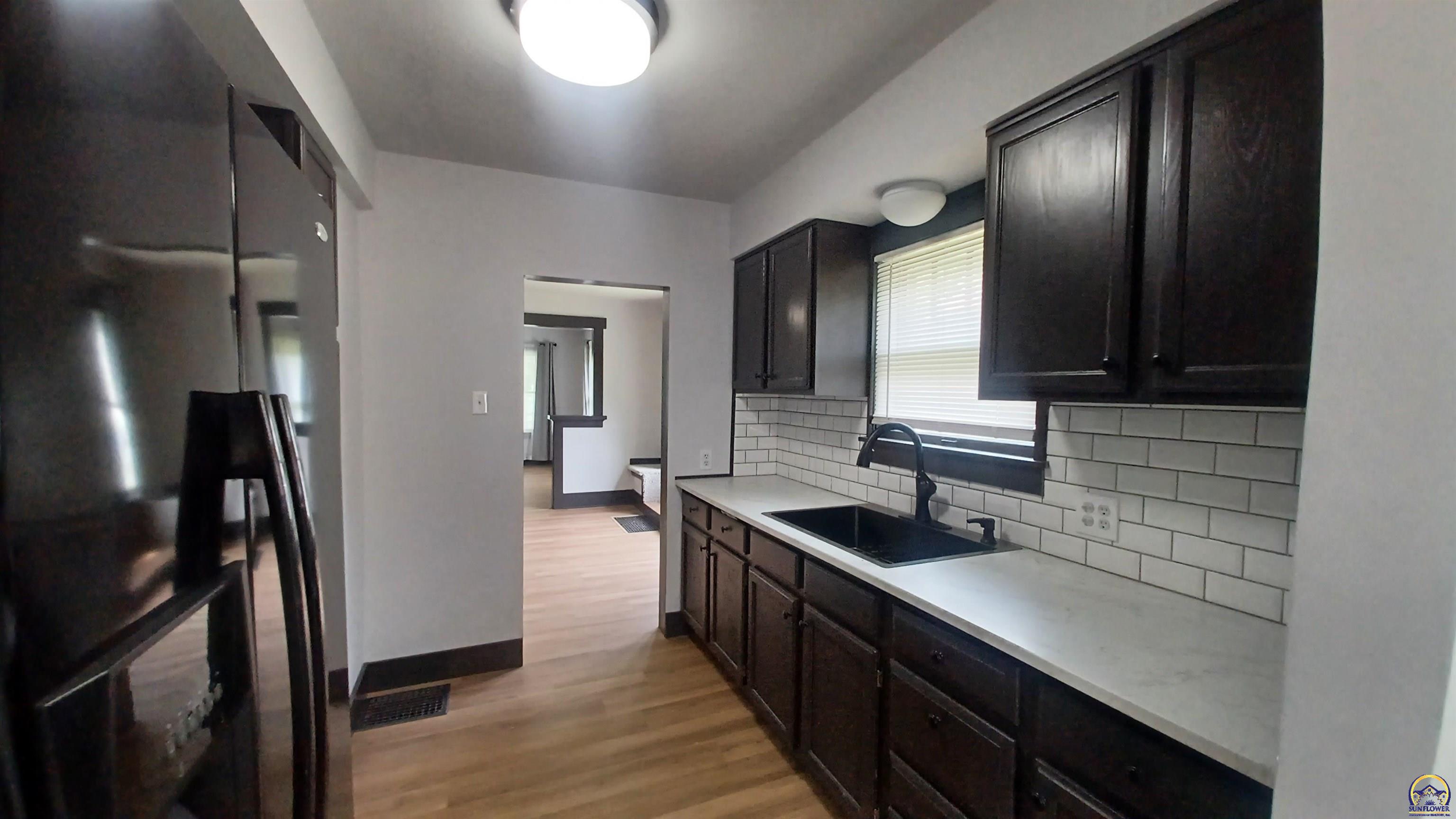 Topeka, Kansas 66616, United States, 3 Bedrooms Bedrooms, ,1 BathroomBathrooms,Residential,Pending,49847