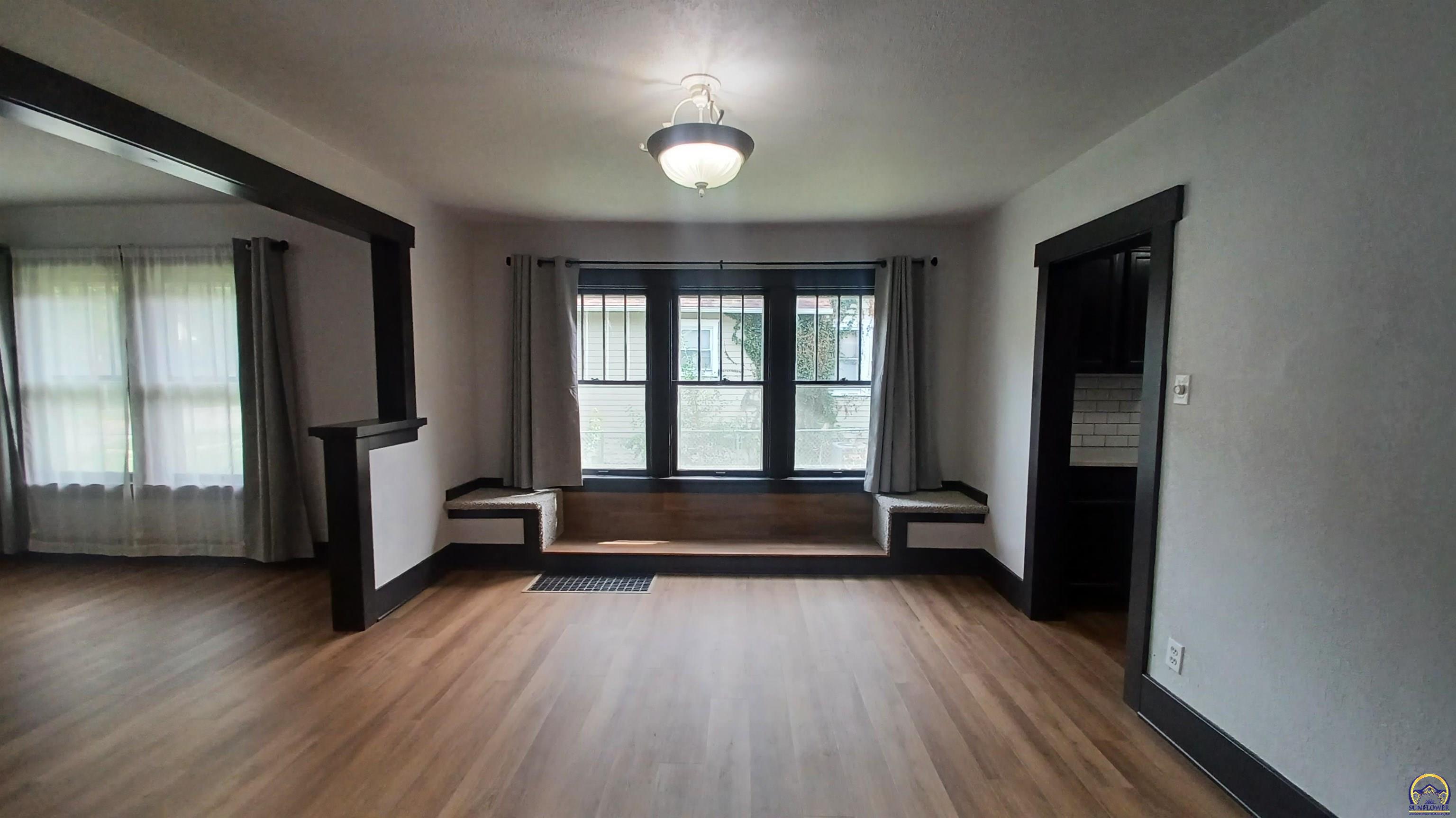 Topeka, Kansas 66616, United States, 3 Bedrooms Bedrooms, ,1 BathroomBathrooms,Residential,Pending,49847