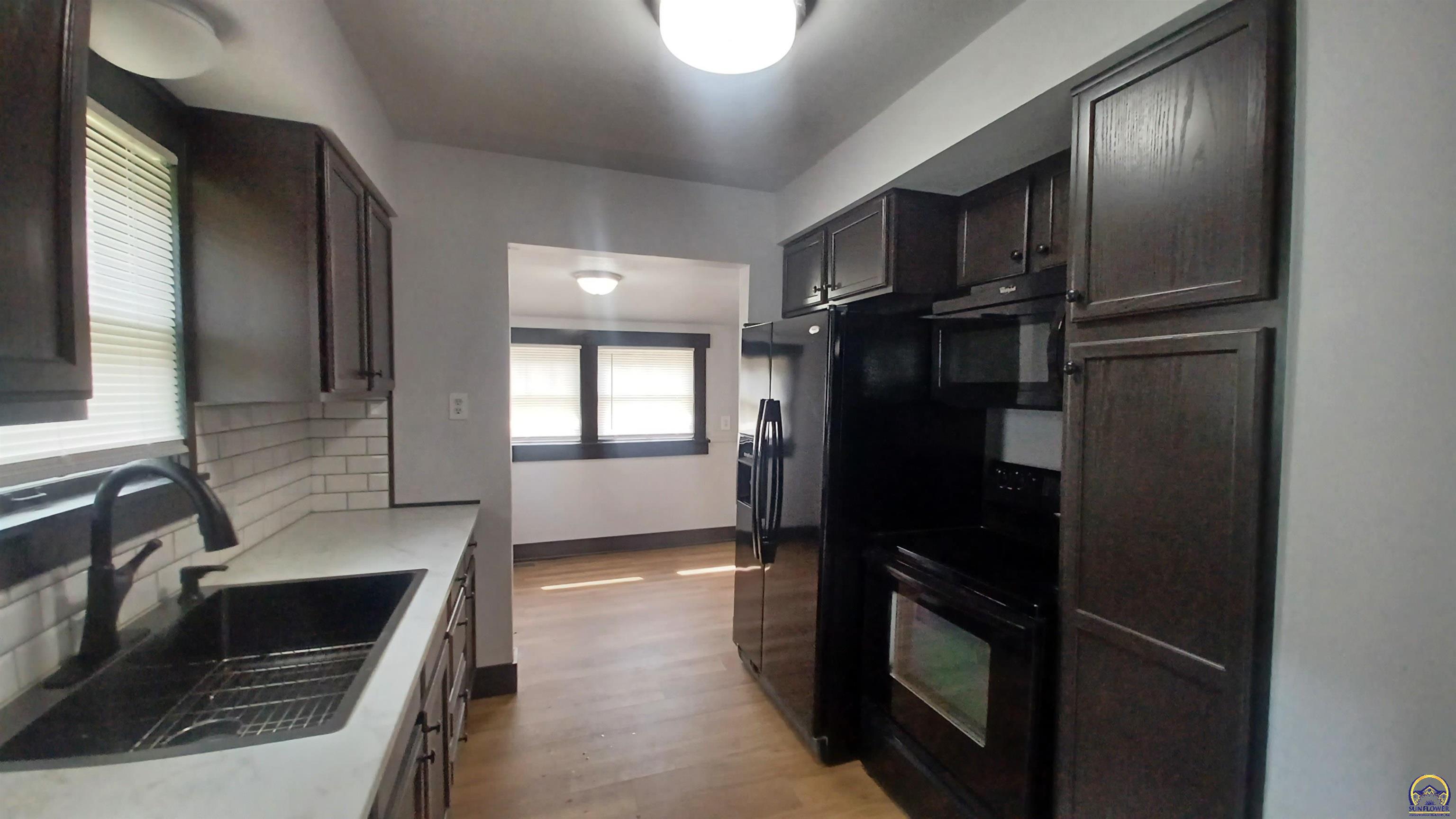 Topeka, Kansas 66616, United States, 3 Bedrooms Bedrooms, ,1 BathroomBathrooms,Residential,Pending,49847