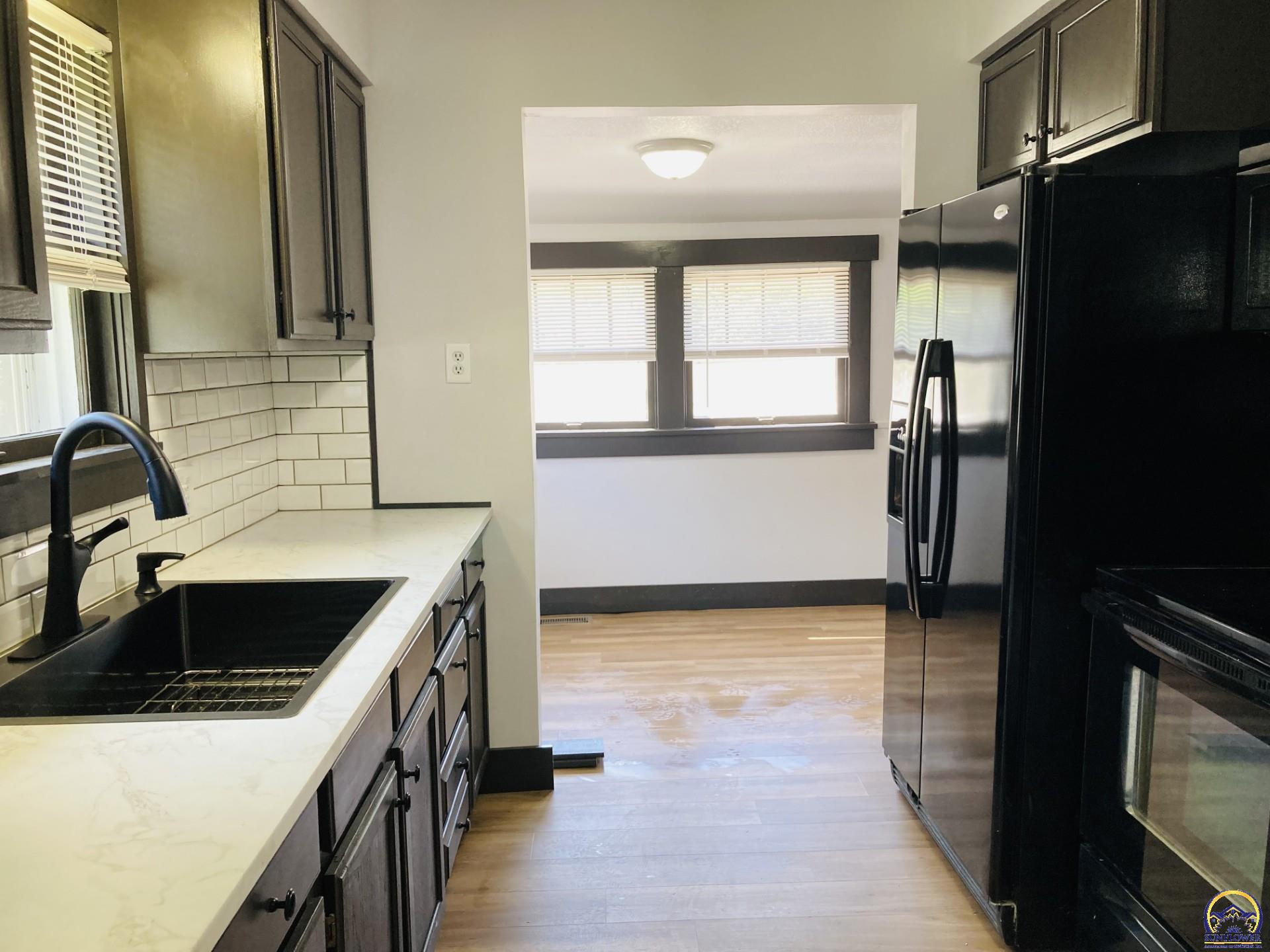 Topeka, Kansas 66616, United States, 3 Bedrooms Bedrooms, ,1 BathroomBathrooms,Residential,Pending,49847