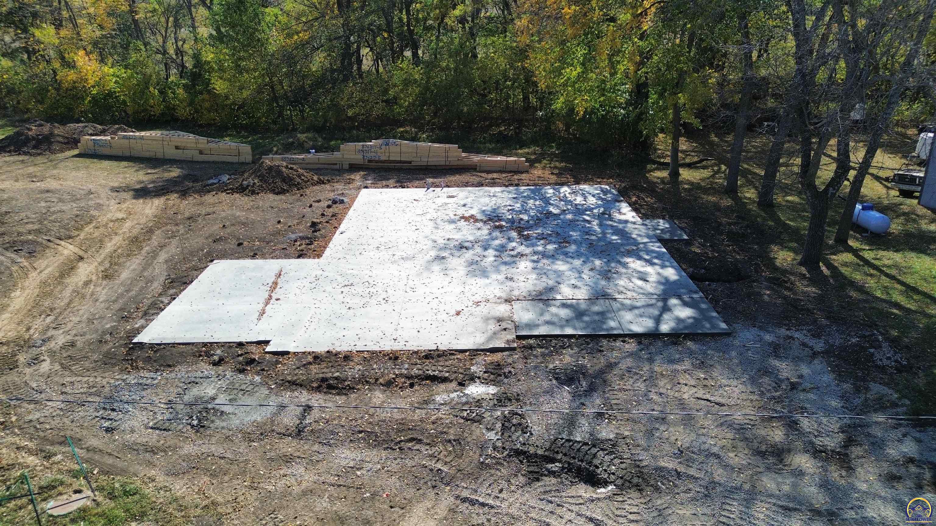 Holton, Kansas 66436, United States, 4 Bedrooms Bedrooms, ,2 BathroomsBathrooms,Residential,Active,69431