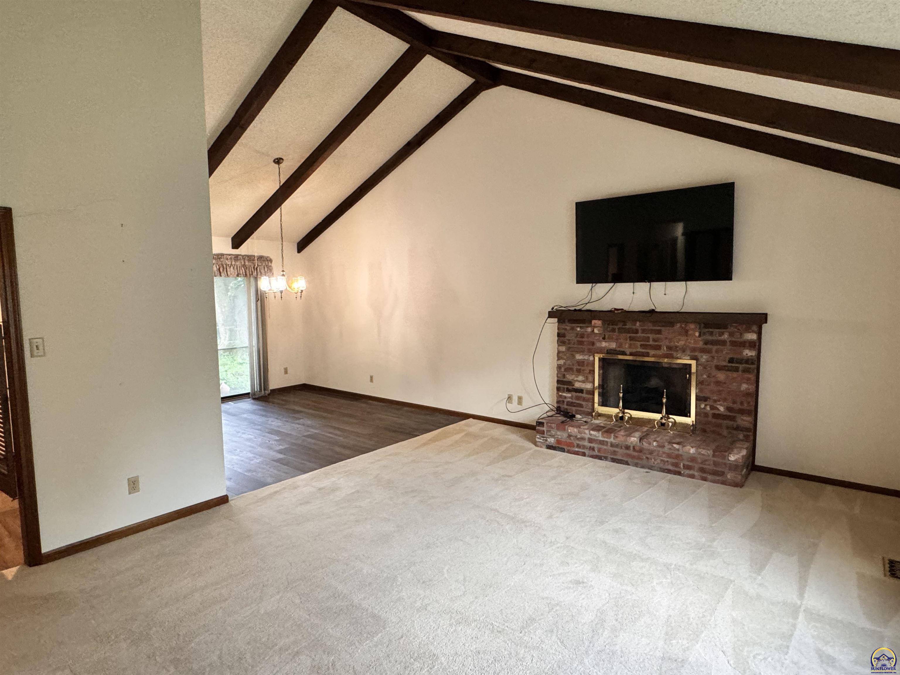 Topeka, Kansas 66614, United States, 3 Bedrooms Bedrooms, ,3 BathroomsBathrooms,Residential,Pending,47493