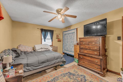 Tiny photo for 2018 SW Fairlawn Rd, Topeka, KS 66604 (MLS # 246152)
