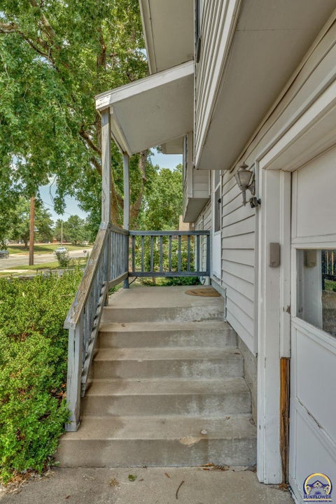 Tiny photo for 2018 SW Fairlawn Rd, Topeka, KS 66604 (MLS # 246152)