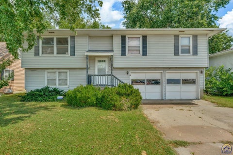 Tiny photo for 2018 SW Fairlawn Rd, Topeka, KS 66604 (MLS # 246152)