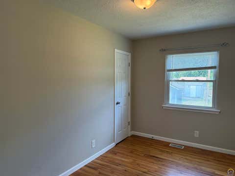 Tiny photo for 3504 SE 9th St, Topeka, KS 66607 (MLS # 245892)