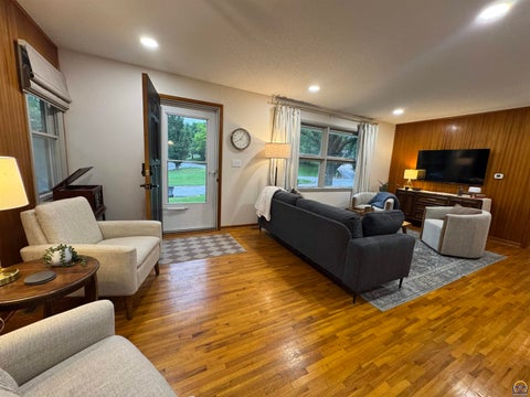 Tiny photo for 1951 Briarcliff Ln, Emporia, KS 66801 (MLS # 246950)