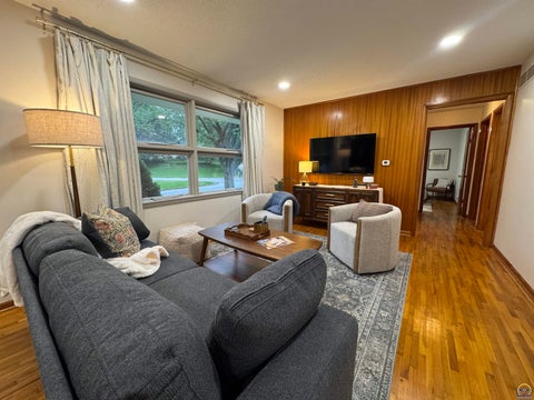 Tiny photo for 1951 Briarcliff Ln, Emporia, KS 66801 (MLS # 246950)