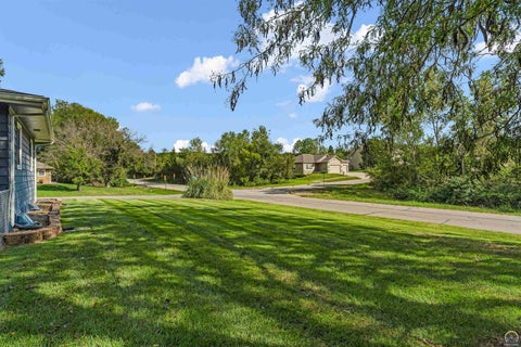 Tiny photo for 5001 NW Kendall Dr, Topeka, KS 66618 (MLS # 246324)