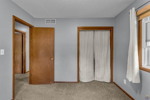 Tiny photo for 5001 NW Kendall Dr, Topeka, KS 66618 (MLS # 246324)
