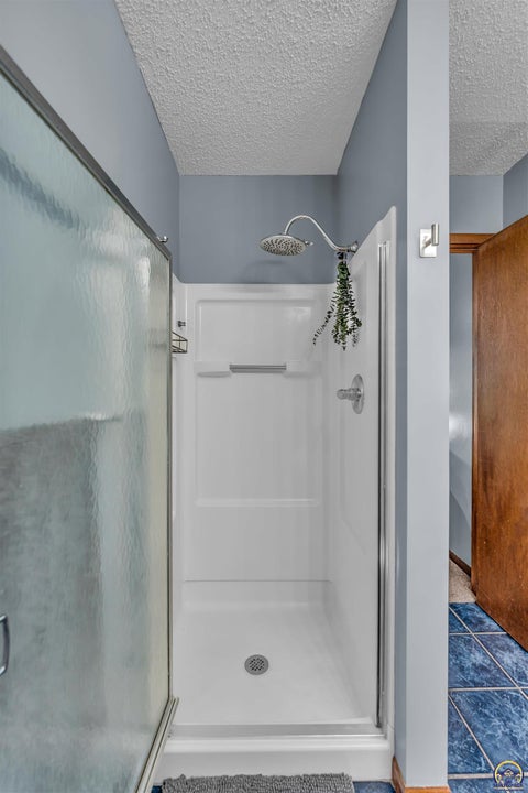 Tiny photo for 5001 NW Kendall Dr, Topeka, KS 66618 (MLS # 246324)