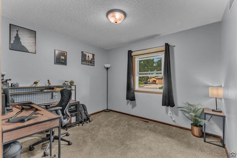 Tiny photo for 5001 NW Kendall Dr, Topeka, KS 66618 (MLS # 246324)