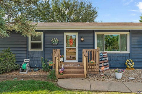Tiny photo for 5001 NW Kendall Dr, Topeka, KS 66618 (MLS # 246324)