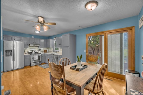 Tiny photo for 5001 NW Kendall Dr, Topeka, KS 66618 (MLS # 246324)