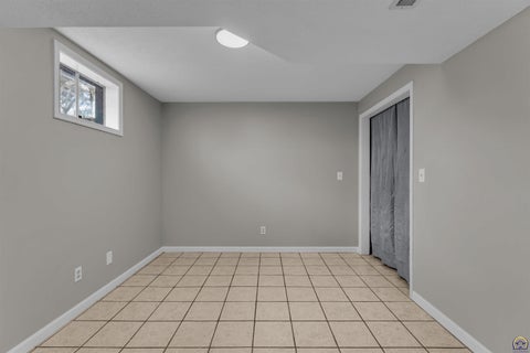 Tiny photo for 5001 NW Kendall Dr, Topeka, KS 66618 (MLS # 246324)
