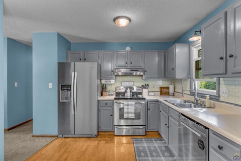 Tiny photo for 5001 NW Kendall Dr, Topeka, KS 66618 (MLS # 246324)