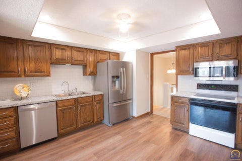 Tiny photo for 3721 SE 27th Ter, Topeka, KS 66605 (MLS # 244532)