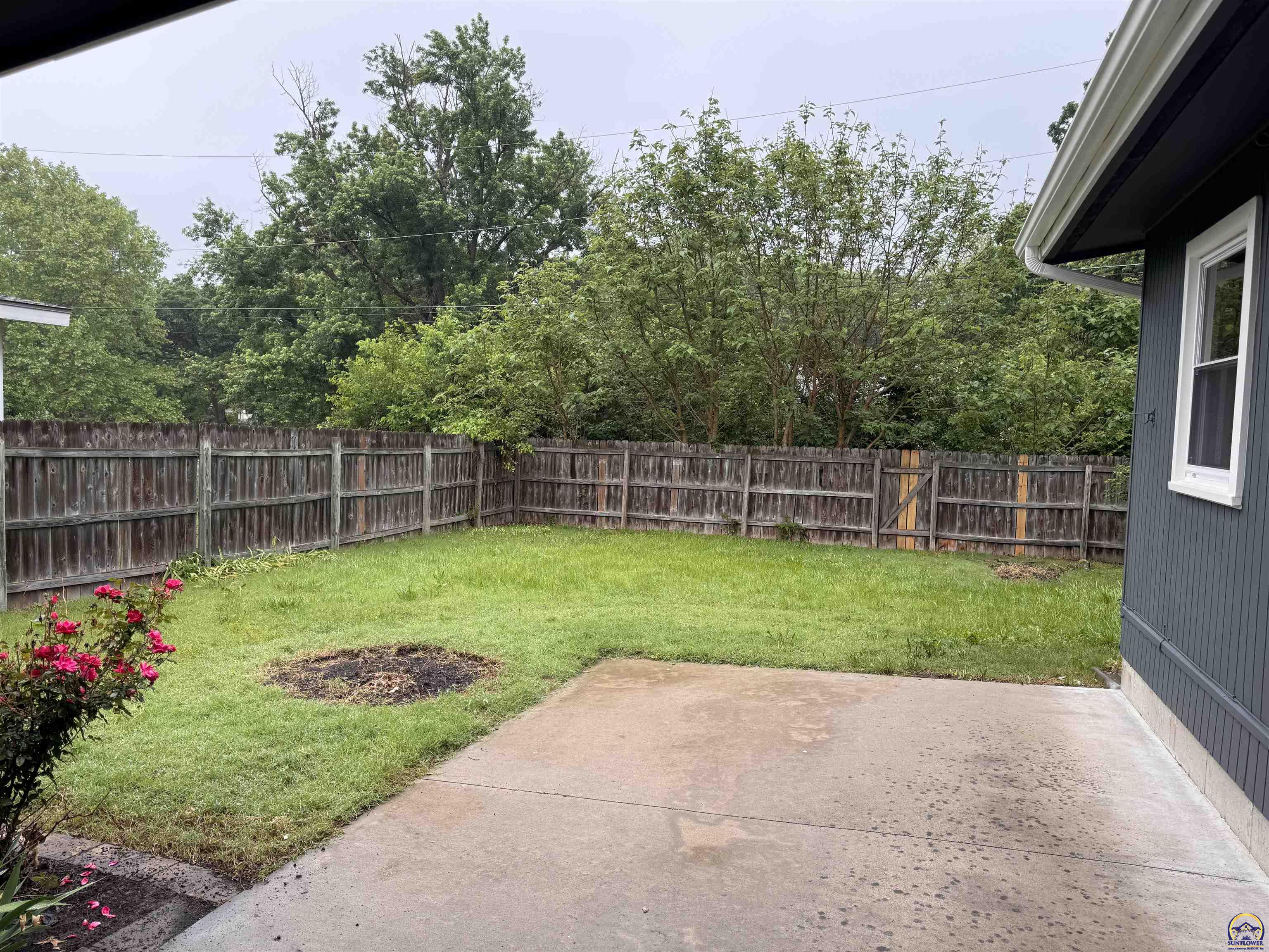 Topeka, Kansas 66604, United States, 3 Bedrooms Bedrooms, ,2 BathroomsBathrooms,Residential,Pending,57680