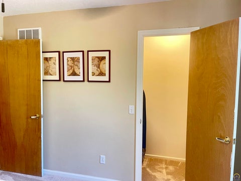 Tiny photo for 2222 Breckenridge Dr, Lawrence, KS 66047 (MLS # 246641)