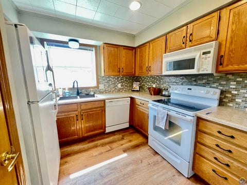 Tiny photo for 2222 Breckenridge Dr, Lawrence, KS 66047 (MLS # 246641)