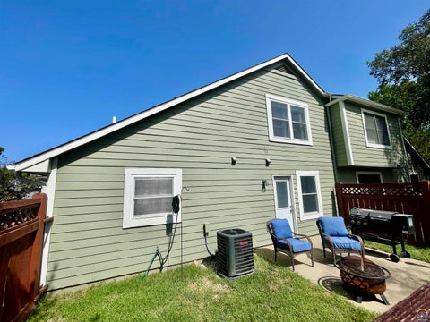 Tiny photo for 2222 Breckenridge Dr, Lawrence, KS 66047 (MLS # 246641)