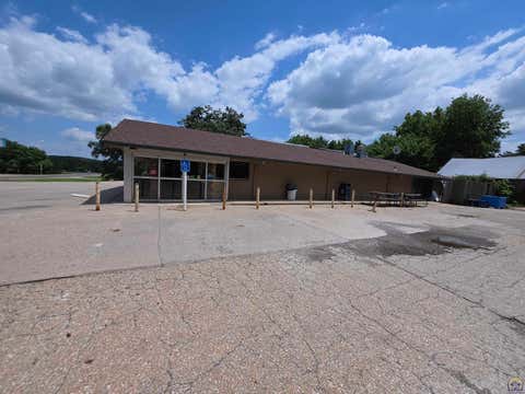 Photo of 901 Oak St, Valley Falls, KS 66088 (MLS # 245229)
