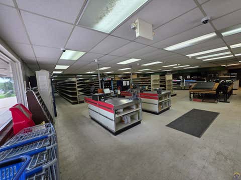 Tiny photo for 901 Oak St, Valley Falls, KS 66088 (MLS # 245229)