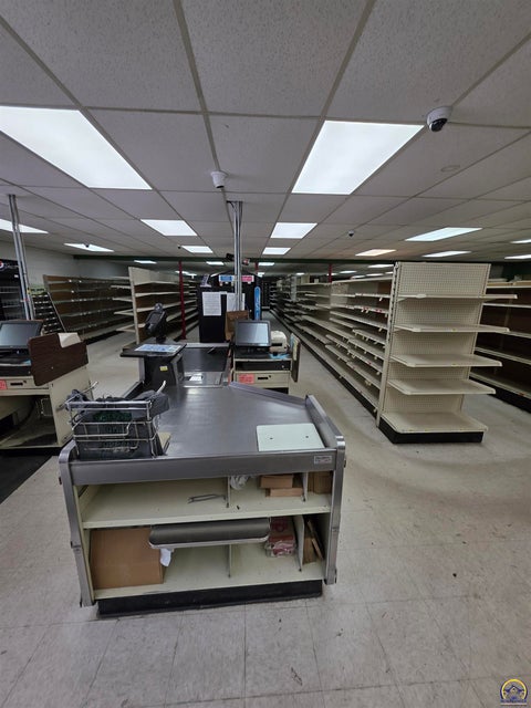Tiny photo for 901 Oak St, Valley Falls, KS 66088 (MLS # 245229)